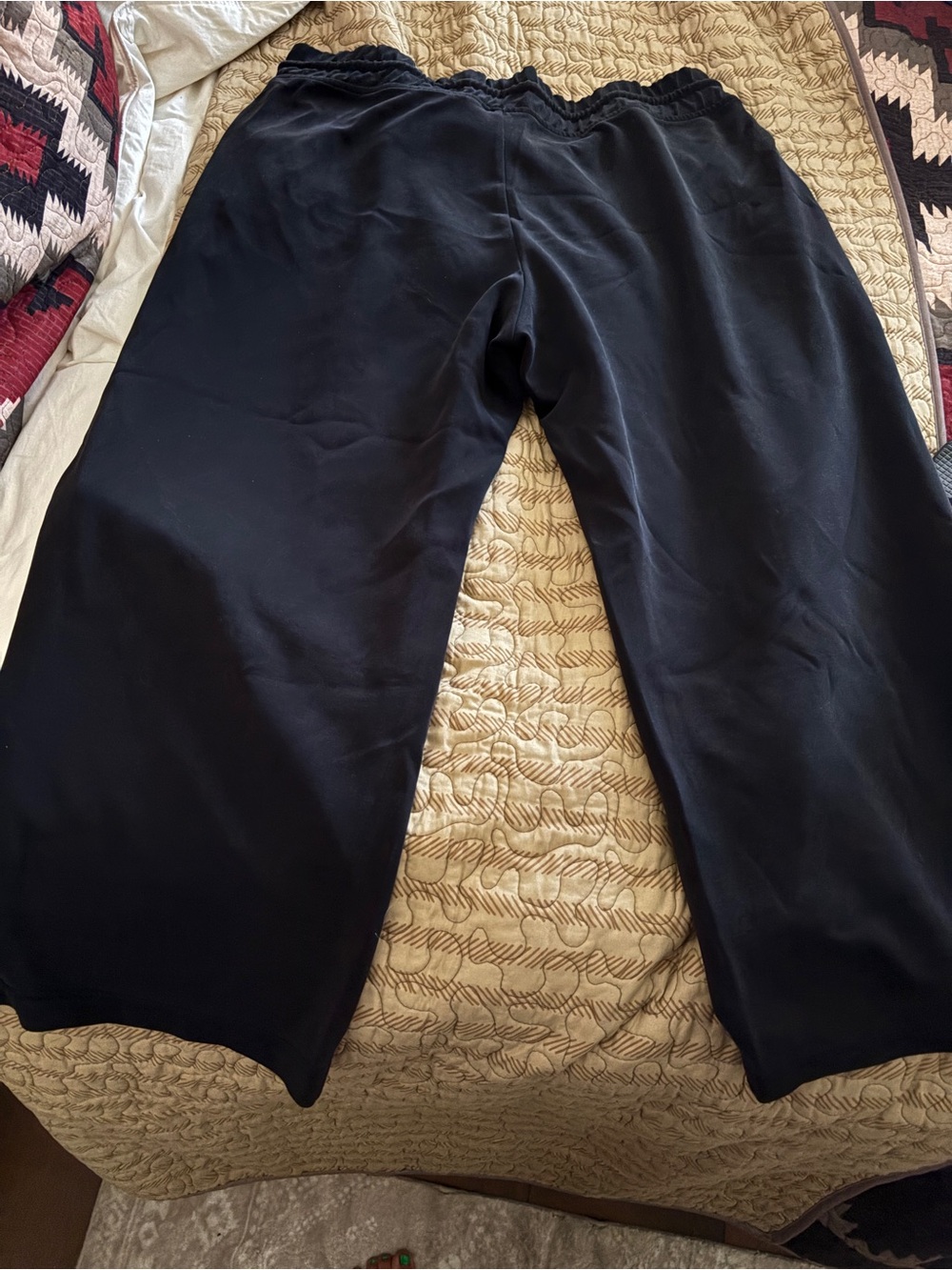 Athleta seasoft pant size L/P